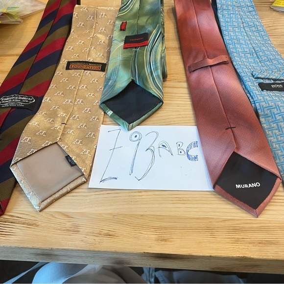 5 Pack of Mens gently used neckties Hugo Boss & 4 other ties Sku# Z93ABC - Picture 5 of 9